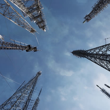 Safety exclusion zones for mobile masts